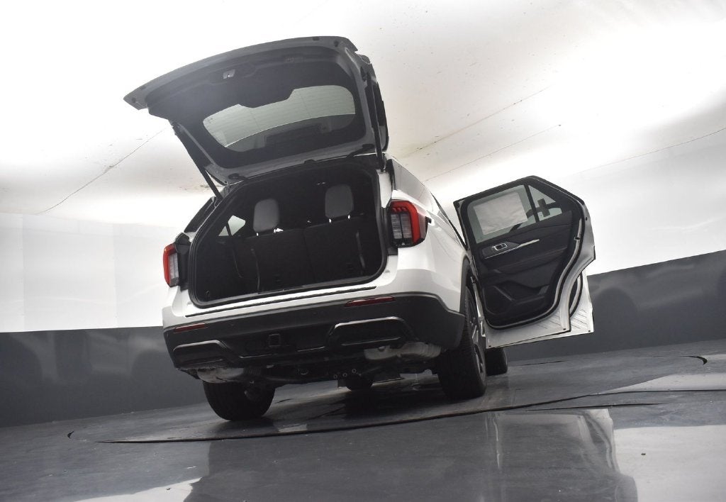 2027 Ford Explorer ST-Line 300A