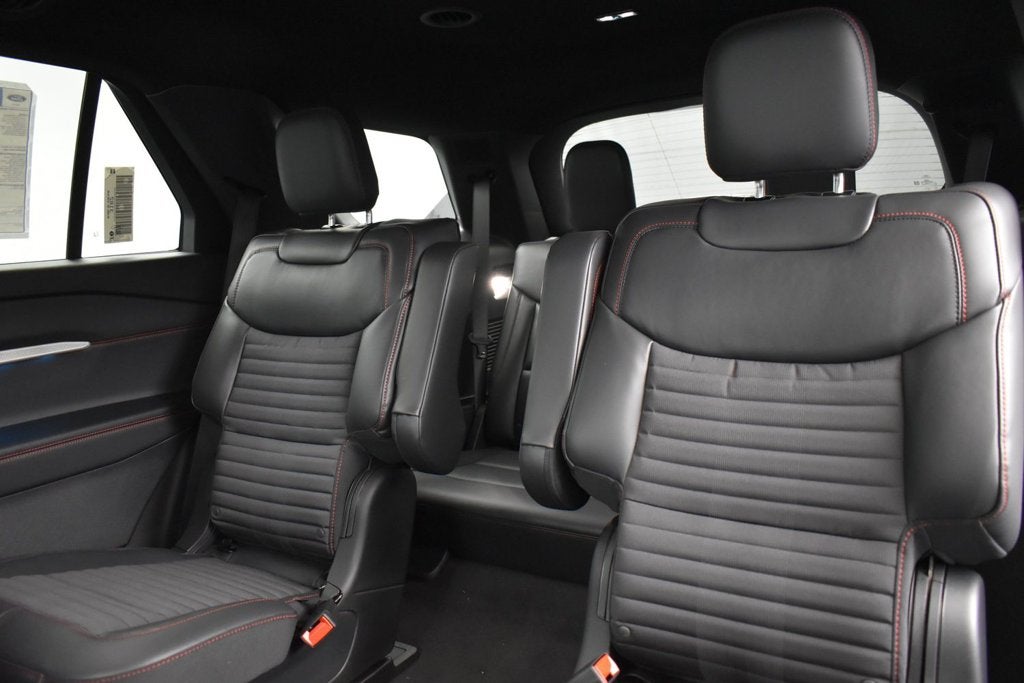 2027 Ford Explorer ST-Line 300A