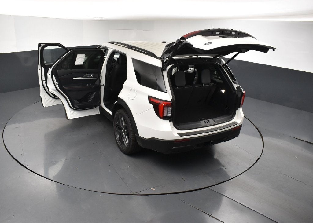 2026 Ford Explorer ST-Line 300A
