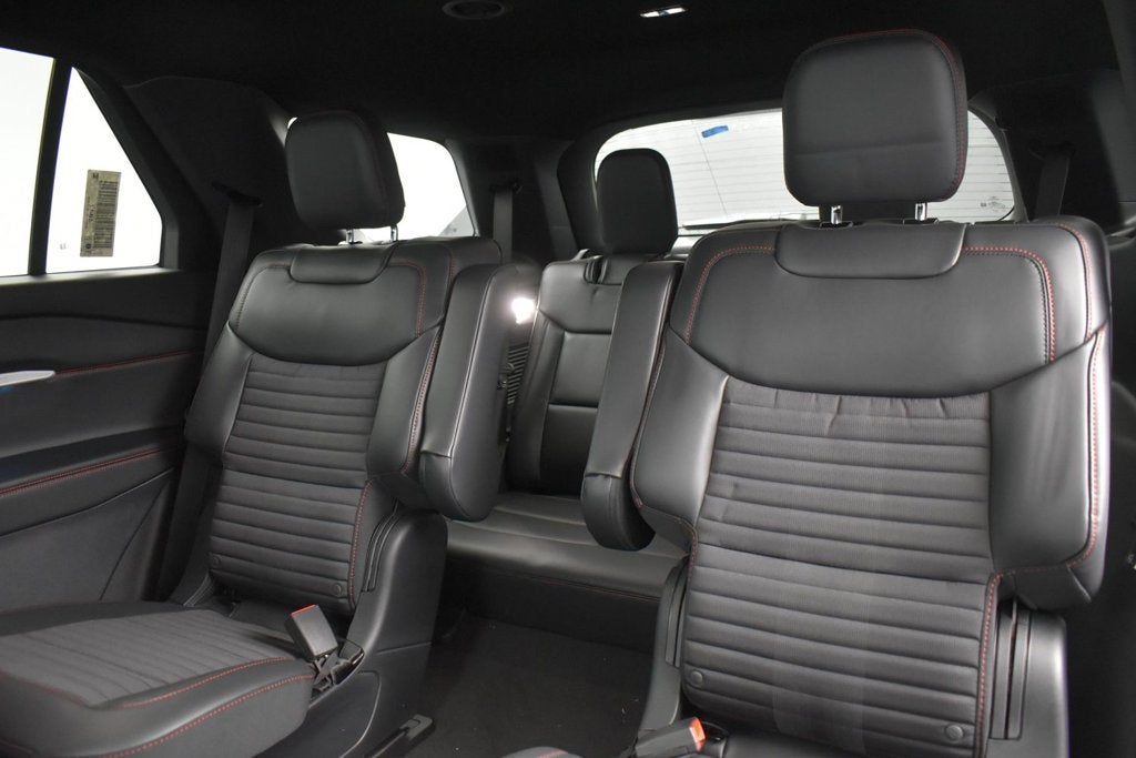 2026 Ford Explorer ST-Line 300A