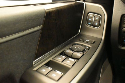 2026 Ford F-250SD Lariat Black Widow
