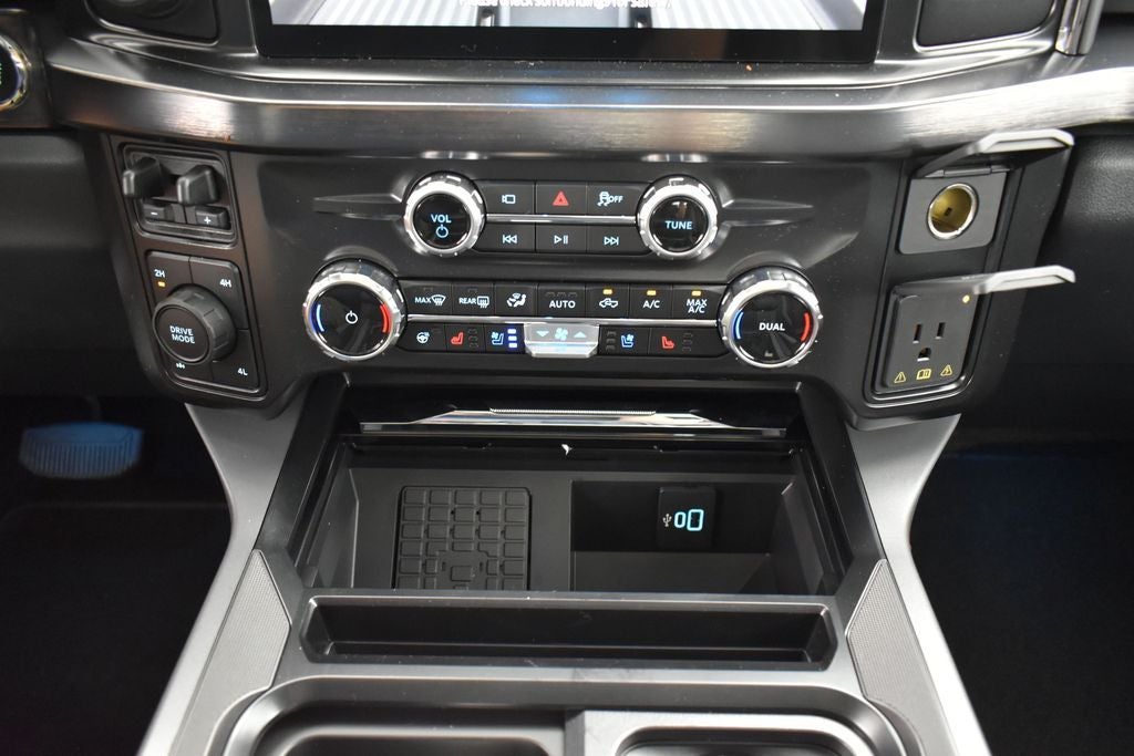 2026 Ford F-250SD Lariat Black Widow