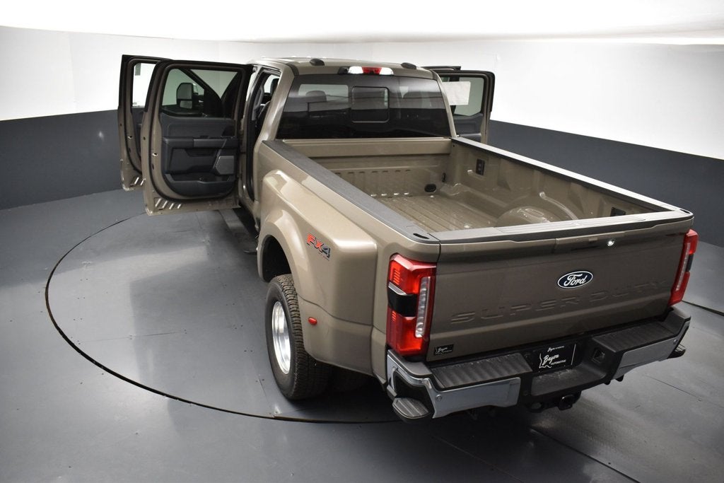 2027 Ford F-350SD Lariat DRW 628A