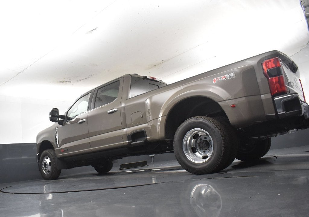2027 Ford F-350SD Lariat DRW 628A