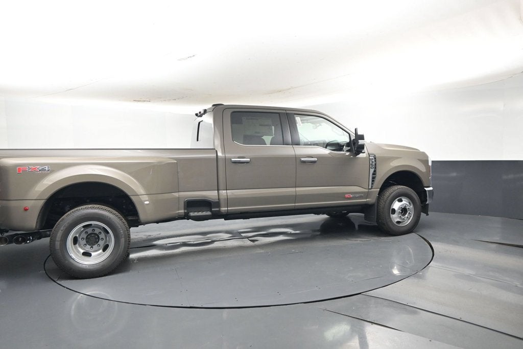 2027 Ford F-350SD Lariat DRW 628A