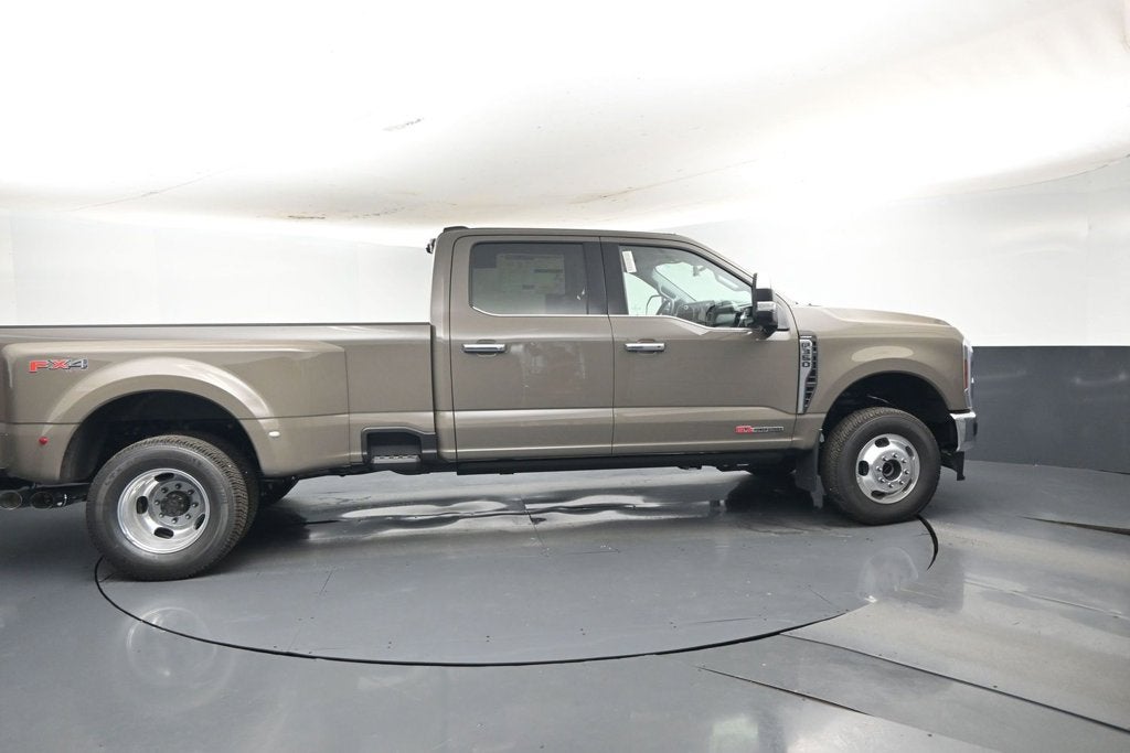 2027 Ford F-350SD Lariat DRW 628A