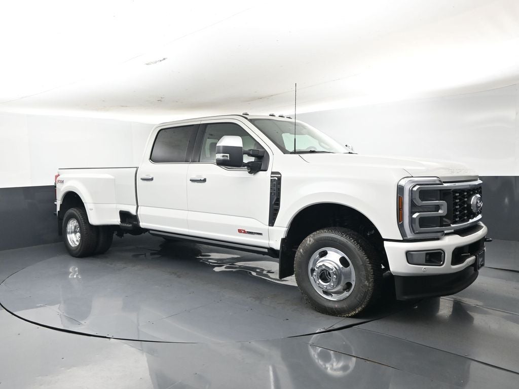 2026 Ford F-350 Platinum 4x4 Crew Cab 8' Box DRW's photo