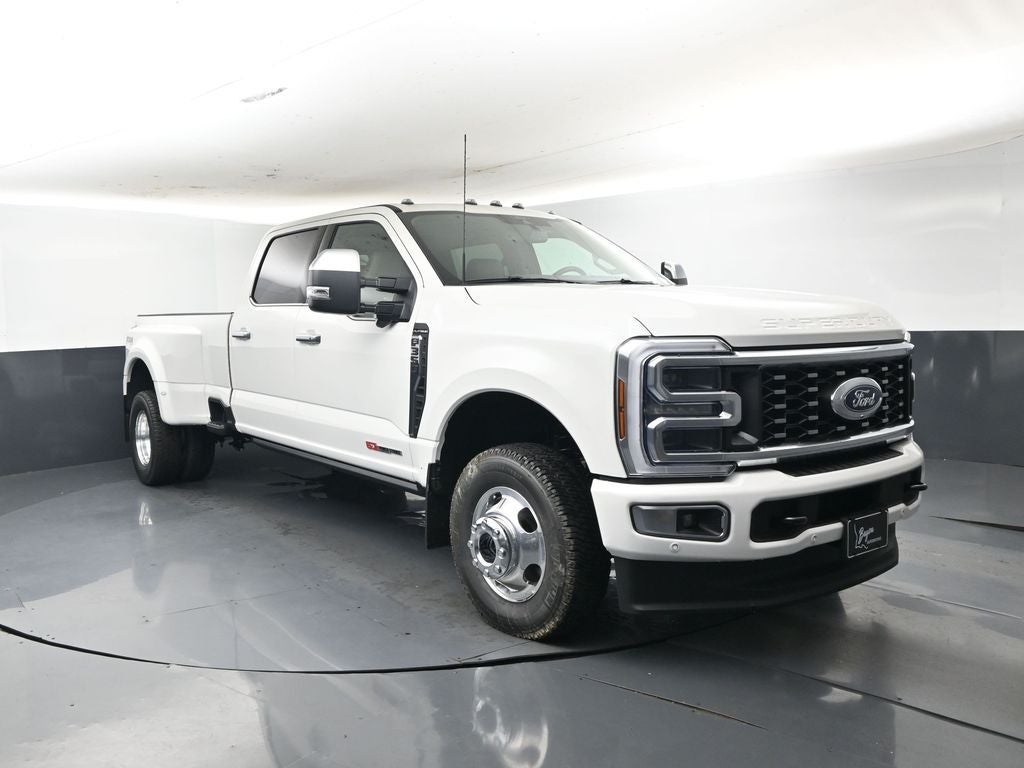 2026 Ford F-350SD Platinum DRW 723A