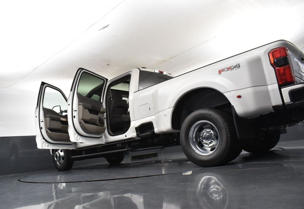 2026 Ford F-350SD Platinum DRW 723A