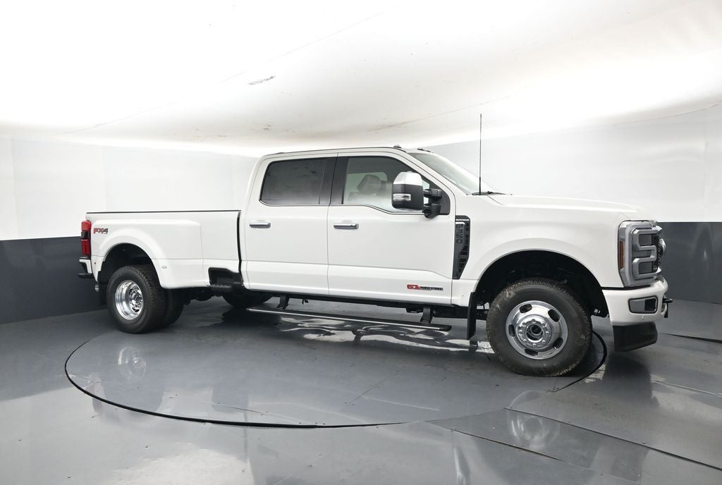 2026 Ford F-350SD Platinum DRW 723A