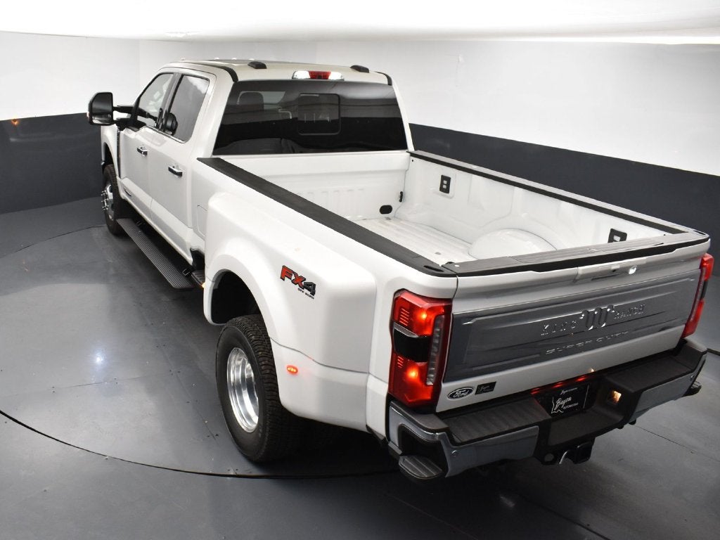 2027 Ford F-350SD King Ranch DRW