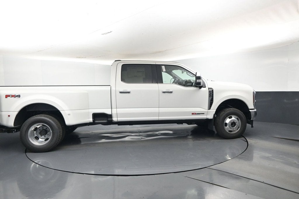 2027 Ford F-350SD King Ranch DRW