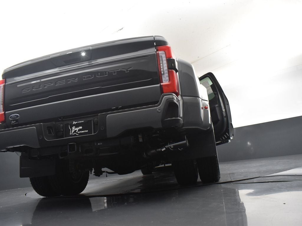 2026 Ford F-350SD Platinum DRW 723A