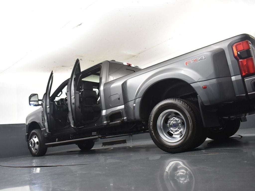 2026 Ford F-350SD Platinum DRW 723A