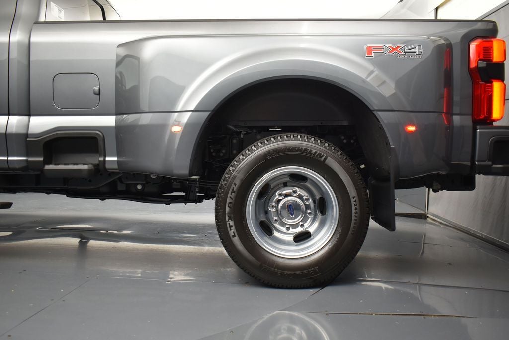 2026 Ford F-350SD Platinum DRW 723A