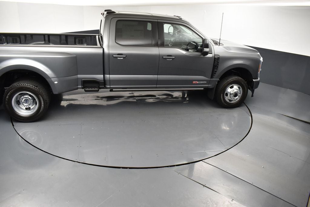 2026 Ford F-350SD Platinum DRW 723A