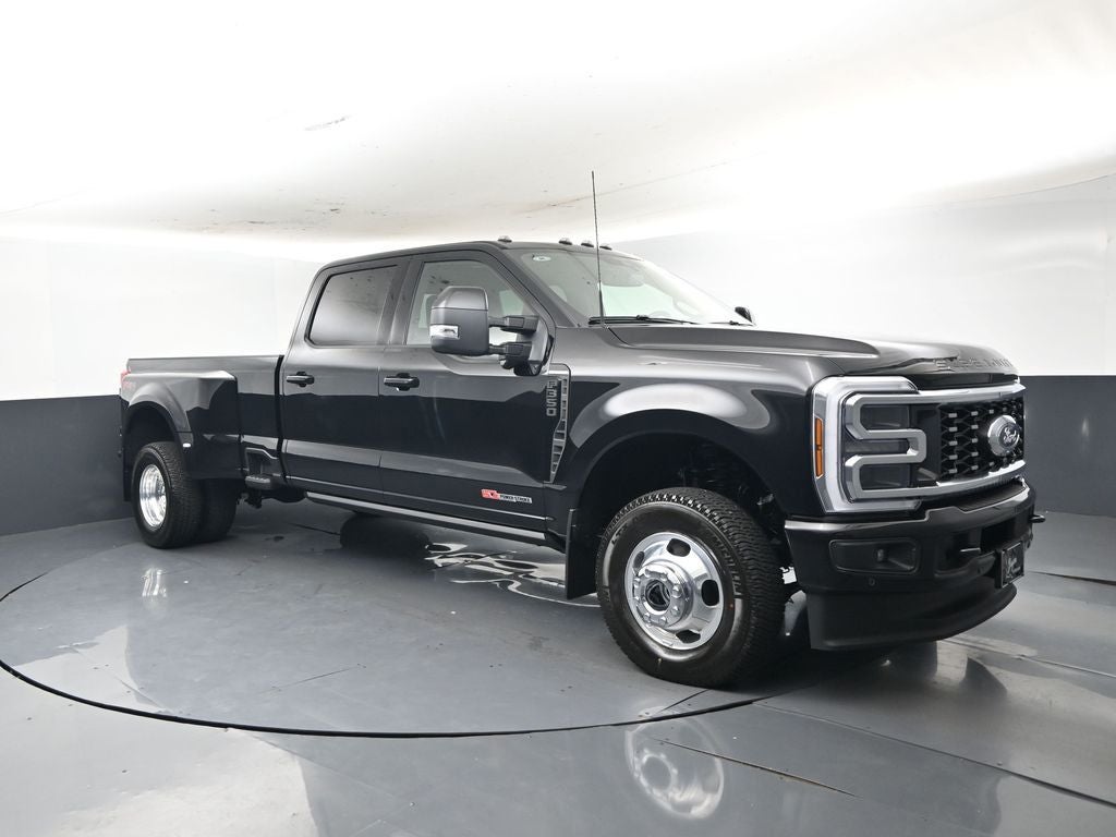 2026 Ford F-350 Platinum 4x4 Crew Cab 8' Box DRW's photo
