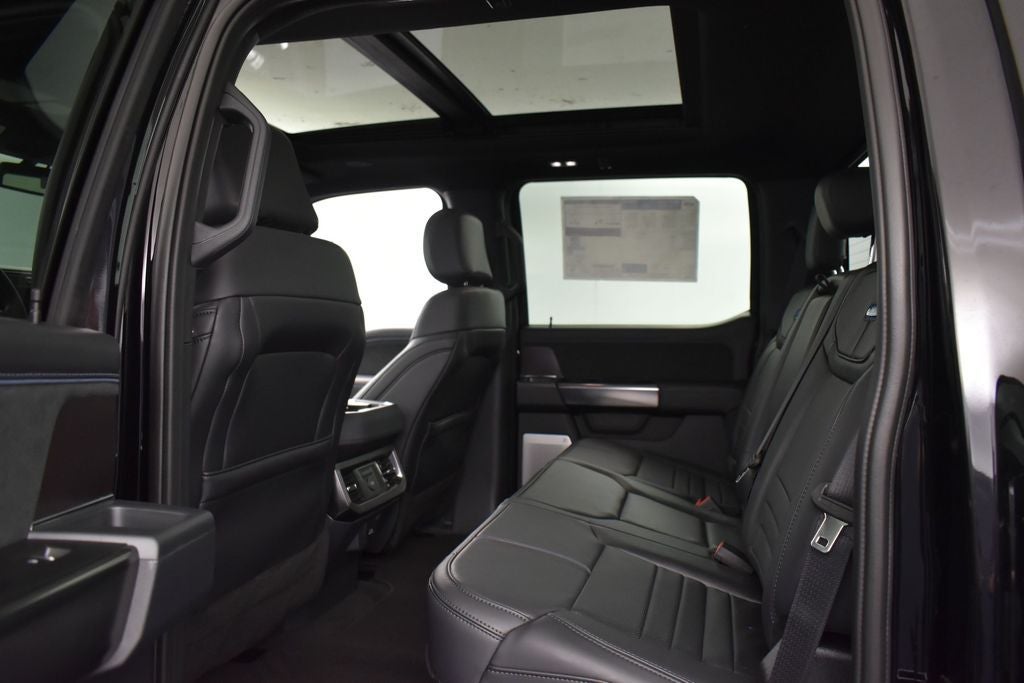 2026 Ford F-350SD Platinum DRW