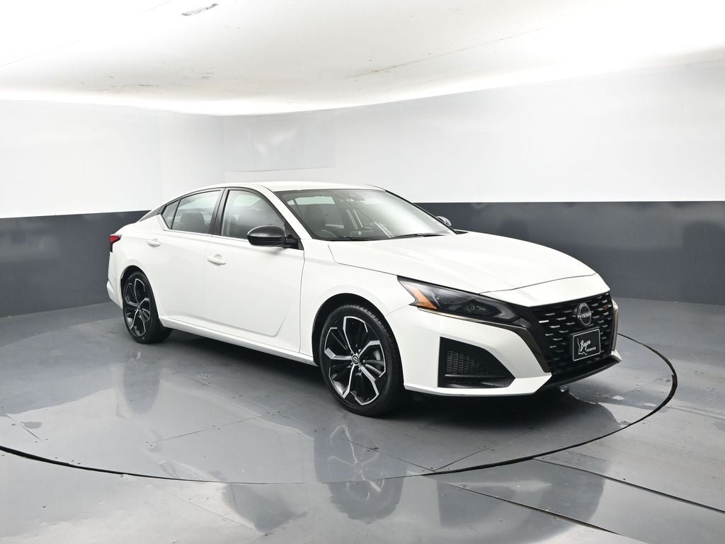 2024 Nissan Altima 2.5 SR's photo