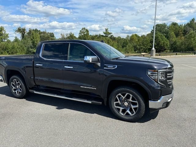 2024 GMC Sierra 4WD Crew Cab Short Box SLT's photo
