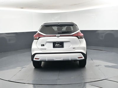 2021 Nissan Kicks SR