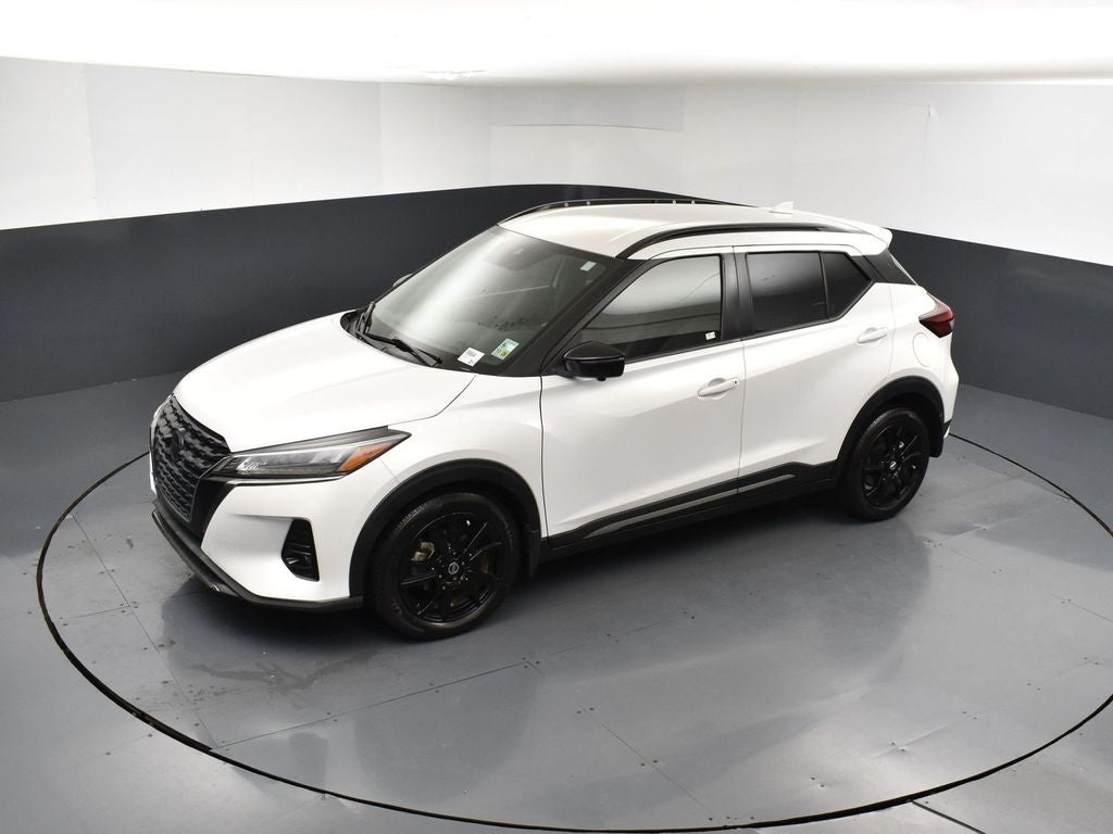 2021 Nissan Kicks SR