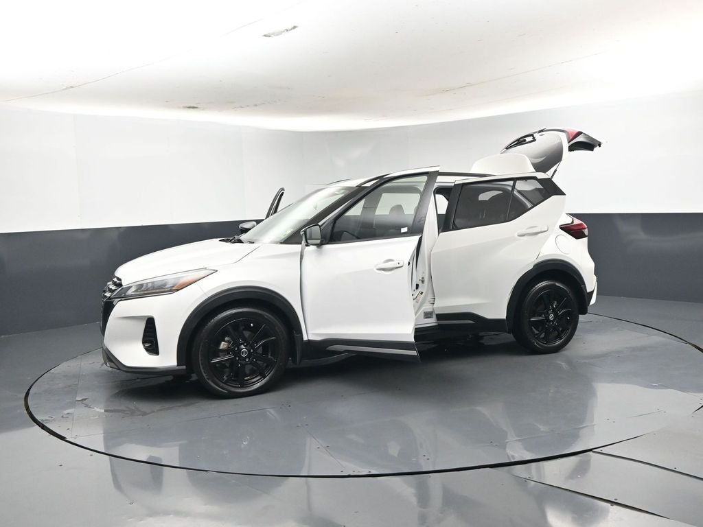 2021 Nissan Kicks SR