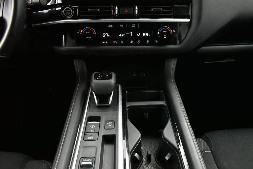 2024 Nissan Pathfinder SV