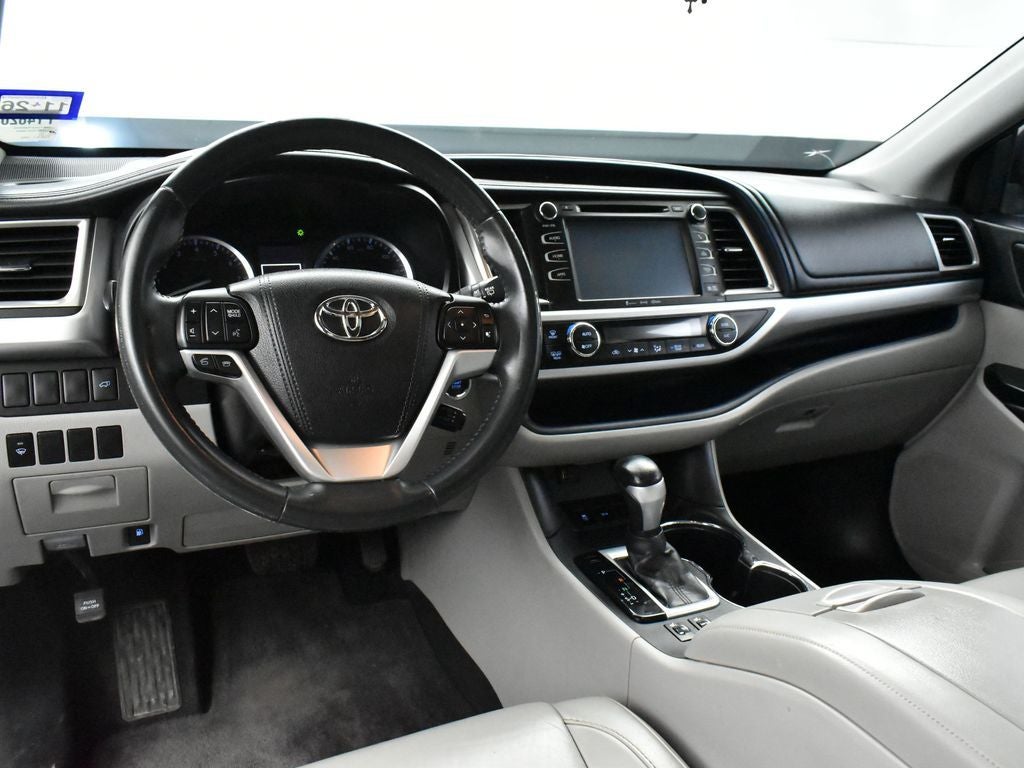 2016 Toyota Highlander XLE V6