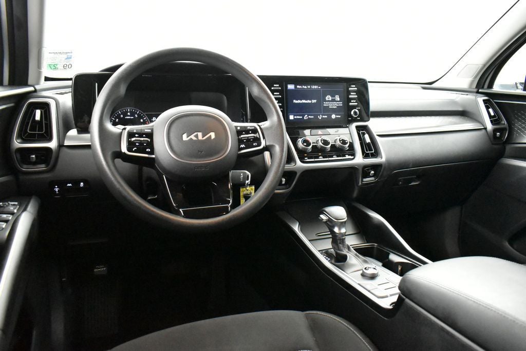2022 Kia Sorento LX