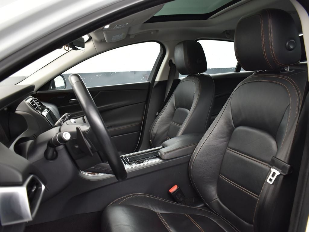 2019 Jaguar XE 25t Prestige