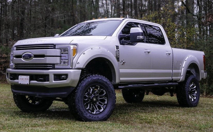 Bayou Ford F-250 Super Duty SCA Black Widow Package_Oxford White with Beige Fade Paint Scheme
